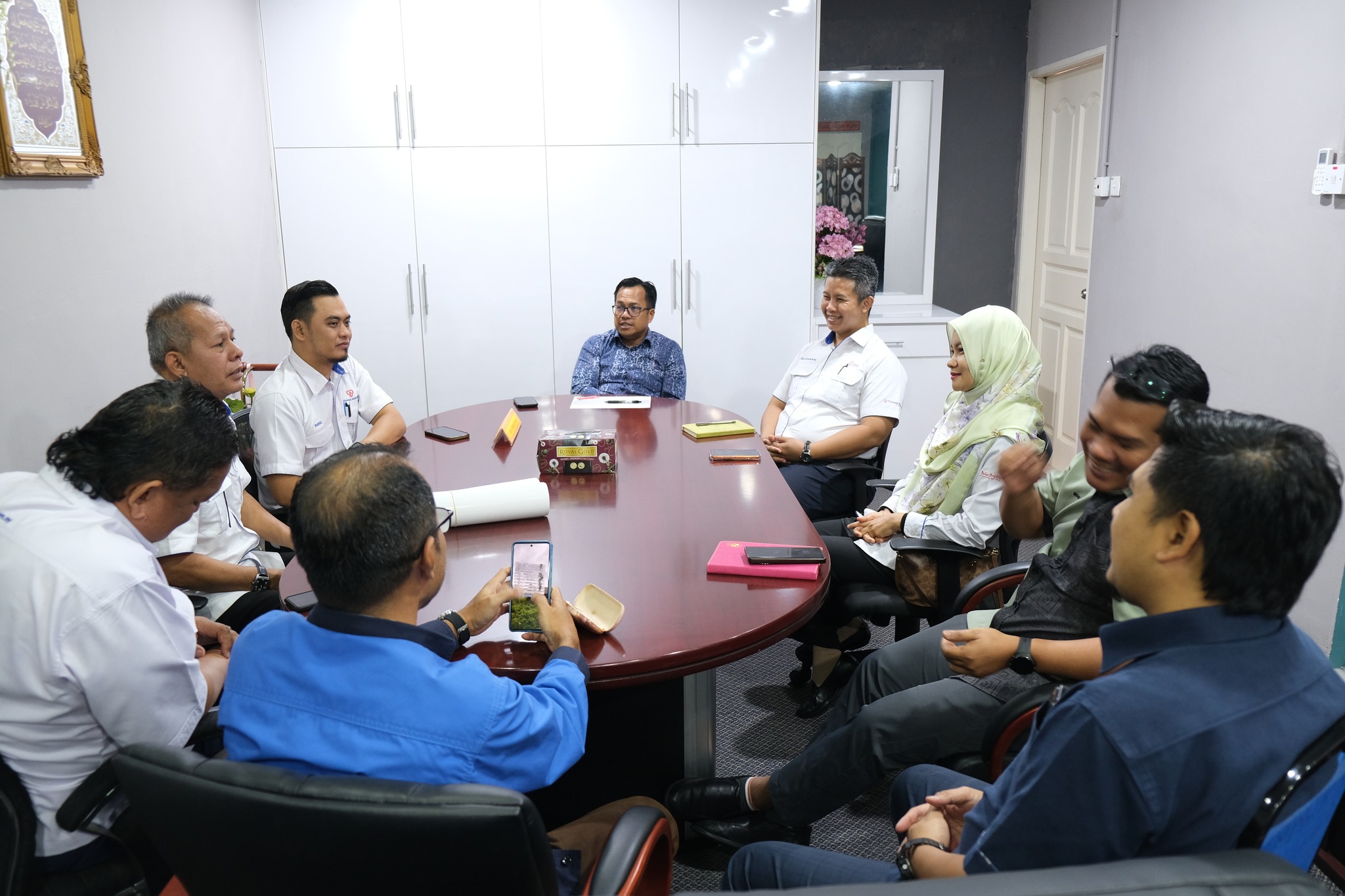 KUNJUNG HORMAT DARIPADA PIHAK TENAGA NASIONAL BERHAD KUALA TERENGGANU